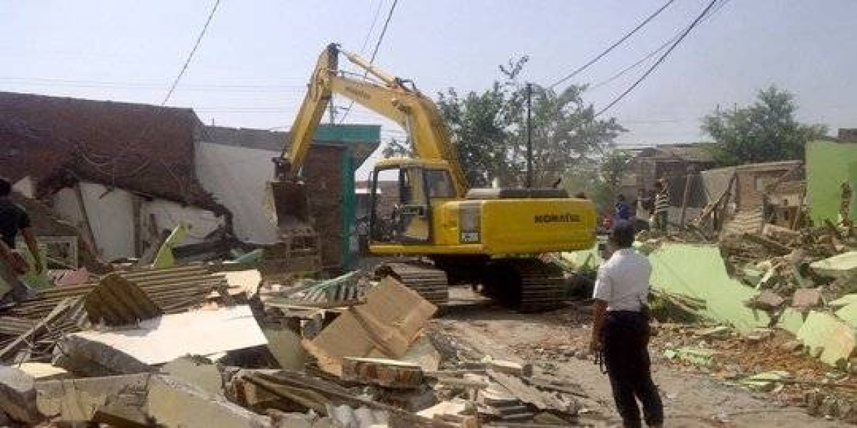 Intip Spesifikasi Komatsu PC200-8M0 Yang Digunakan Untuk Bongkar Bangunan Liar Di Citayam