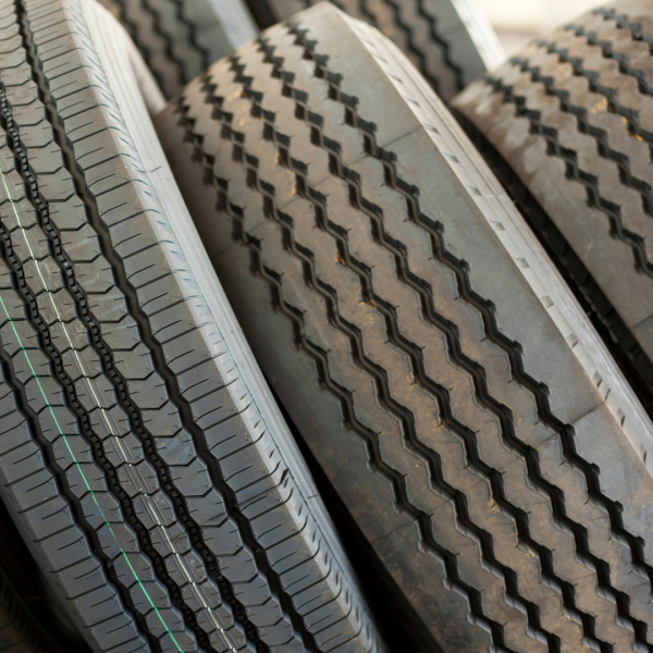 5 Faktor yang Mempengaruhi Harga Ban Truk dan Bus: Analisis dan Perbandingan