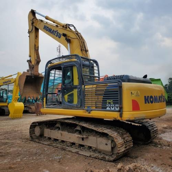 Menghemat Banyak Uang, Inilah Alasan Kenapa Anda Harus Beli Excavator Komatsu Bekas