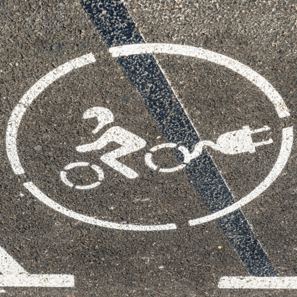 Breaking News - Pemerintah Beri Subsidi Motor Listrik Rp7 Juta Mulai 20 Maret