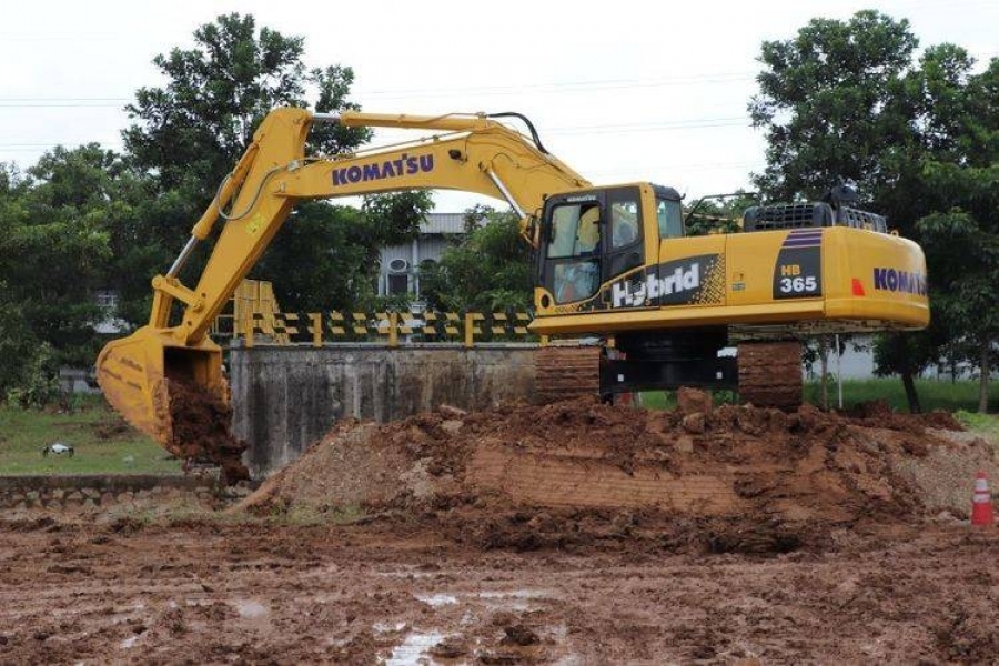 Siap-siap Bikin Terkejut! Inilah Konsumsi BBM Excavator PC 200 Per Jam 