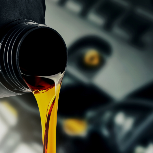 Apa yang membedakan pelumas mesin bensin dan diesel? Temukan Penjelasannya di Sini!