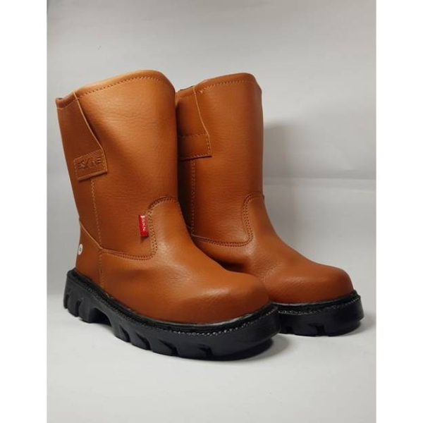 Sepatu Safety: Alasan Mengapa Kehidupan Anda Bergantung Padanya!