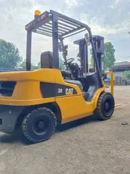 Apakah Membeli Forklift Bekas Tetap Layak?