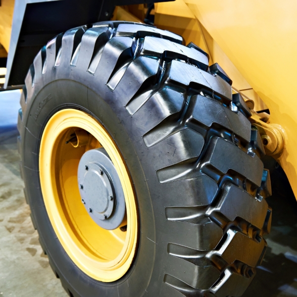 Mengenal Jenis Ban Loader dan Fungsinya
