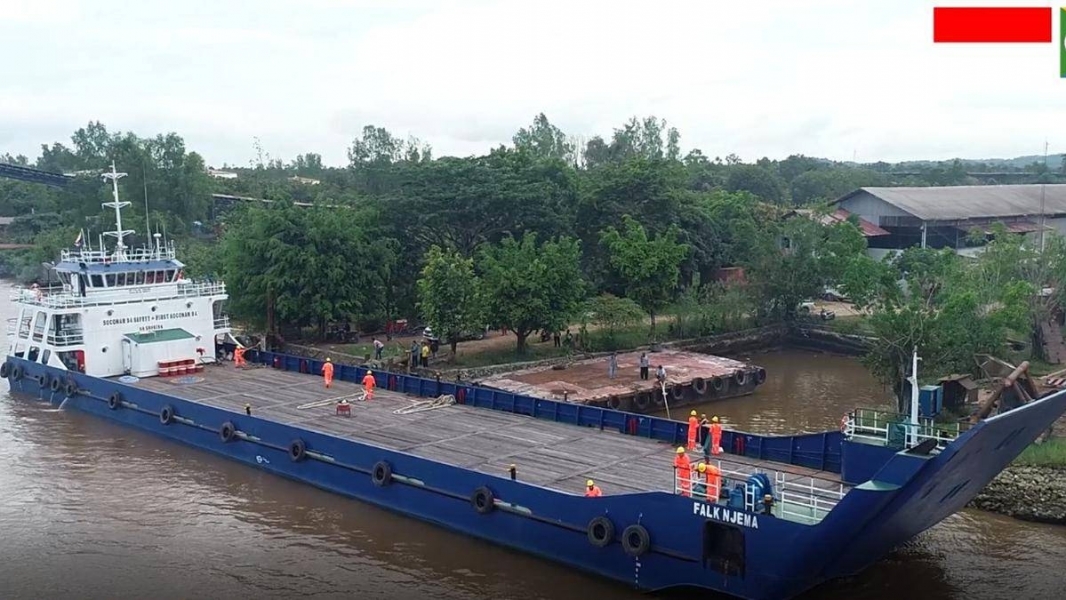 LCT, Kapal Angkut Batubara, dan Alat Berat