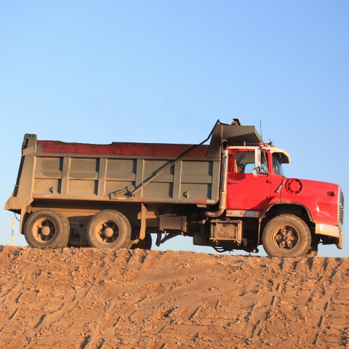 Apa yang Harus Dipersiapkan Sebelum Membeli Dump Truck Bekas? Ikuti Langkah Ini