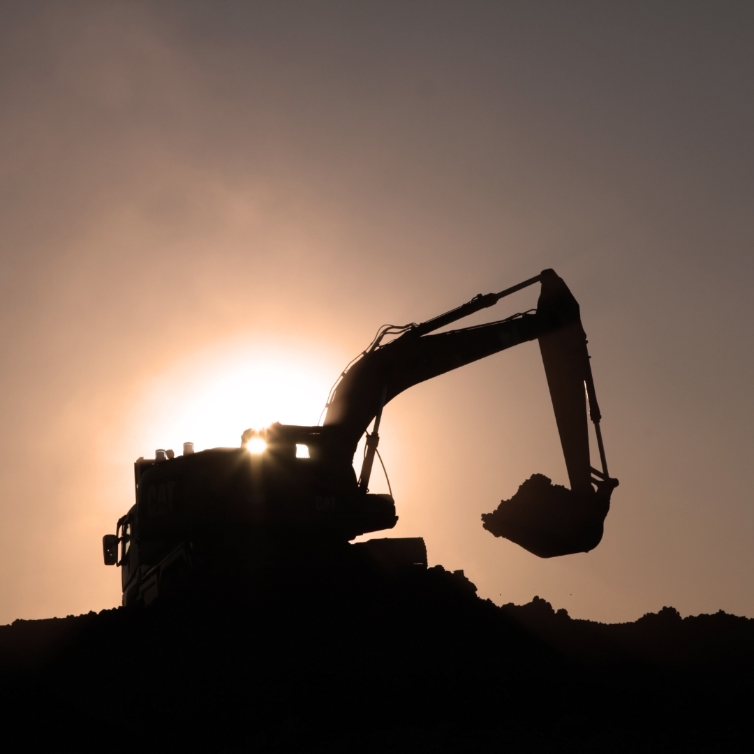 Siapa yang Terbaik di Pasar Mesin Konstruksi: Komatsu atau Sany?