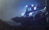 Produsen alat berat doosen bobcat asal korea selatan mengeluarkan truck loader full elektrik T7X